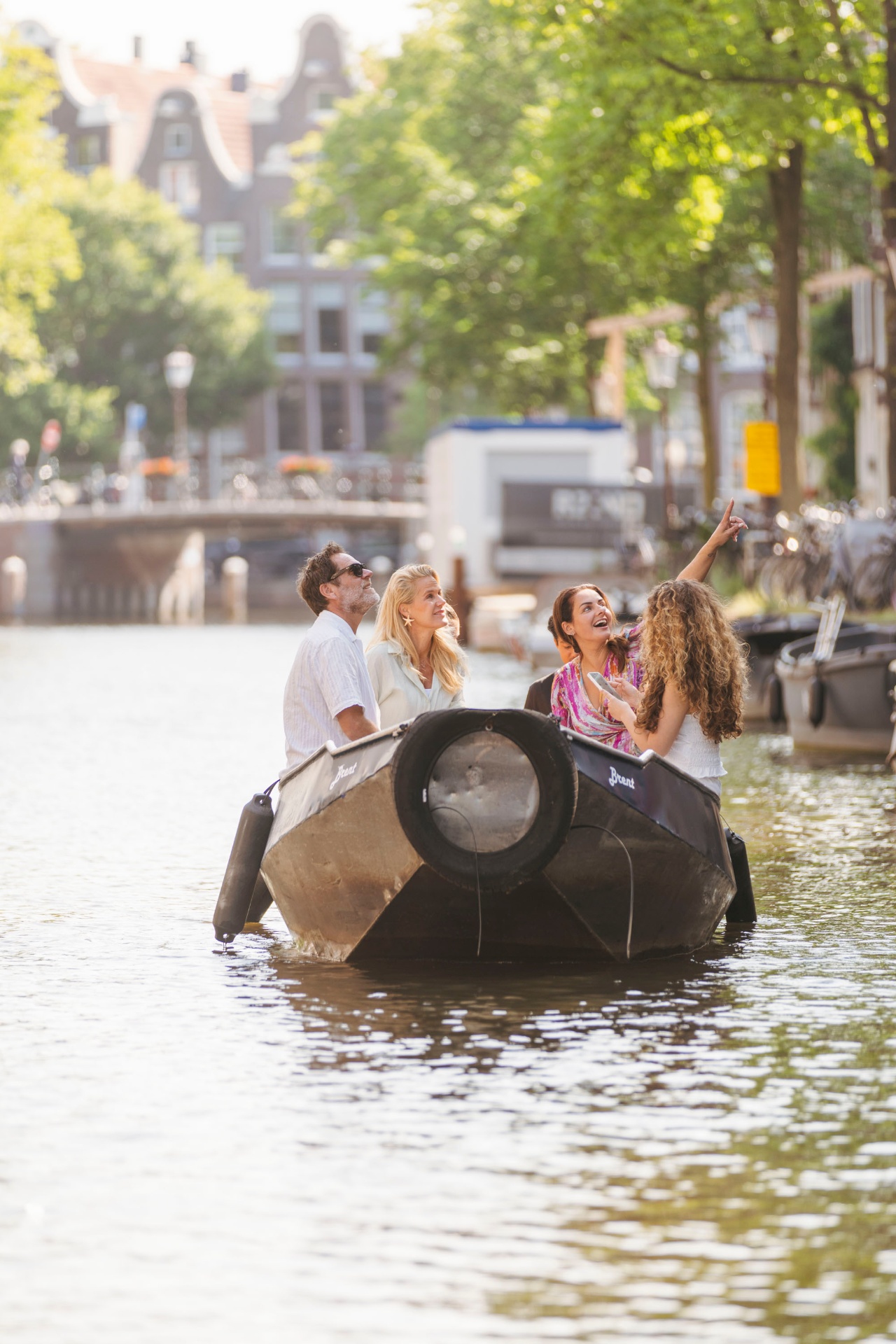 Barco eléctrico Ámsterdam – Grupo descubre los monumentos